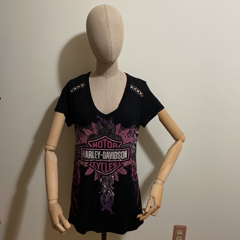 Woman’s Harley Davison short sleeve black shirt .  D19